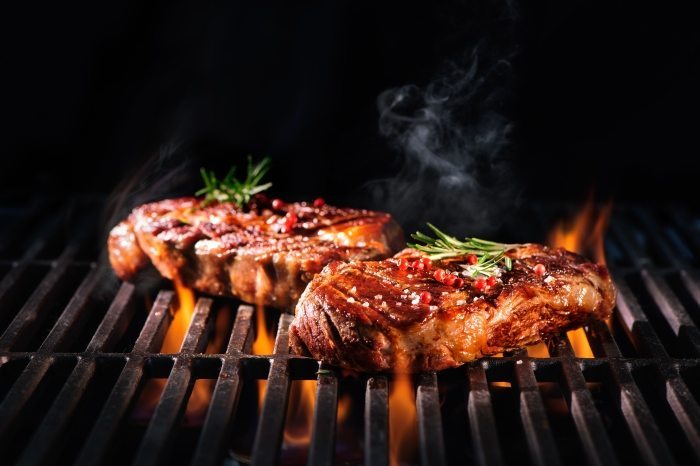 L'Entrecote is a meat gourmet restaurant in central Tel Aviv that will be open and kosher over pesach