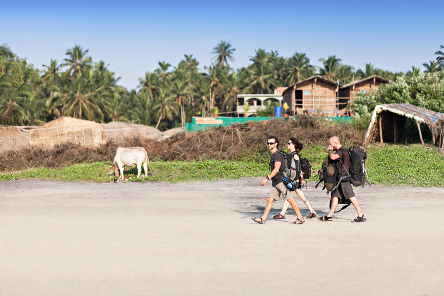israeli backpackers traveling india 